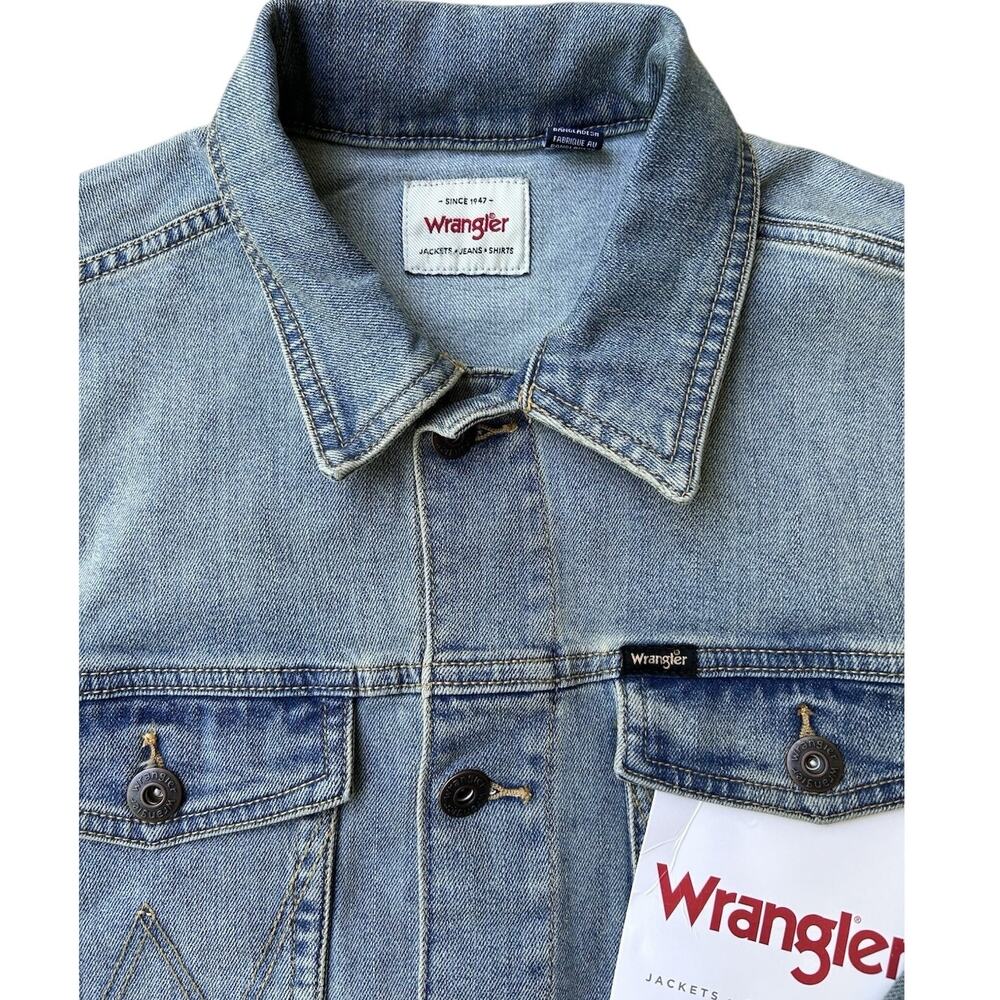 wrangler jean jacket men Lighter Wash NWT Medium‎ Wash Trucker